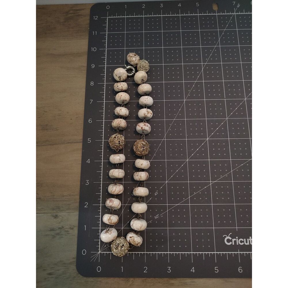 White Turquoise?/Howlite Beads Necklace 18"